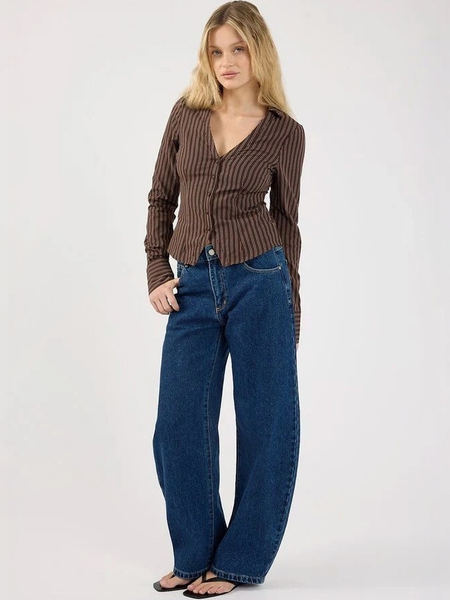 Women's dark blue high-rise loose wide leg stretchable jeans.