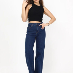 Women’s dark blue regular fit high-rise stretchable jeans.