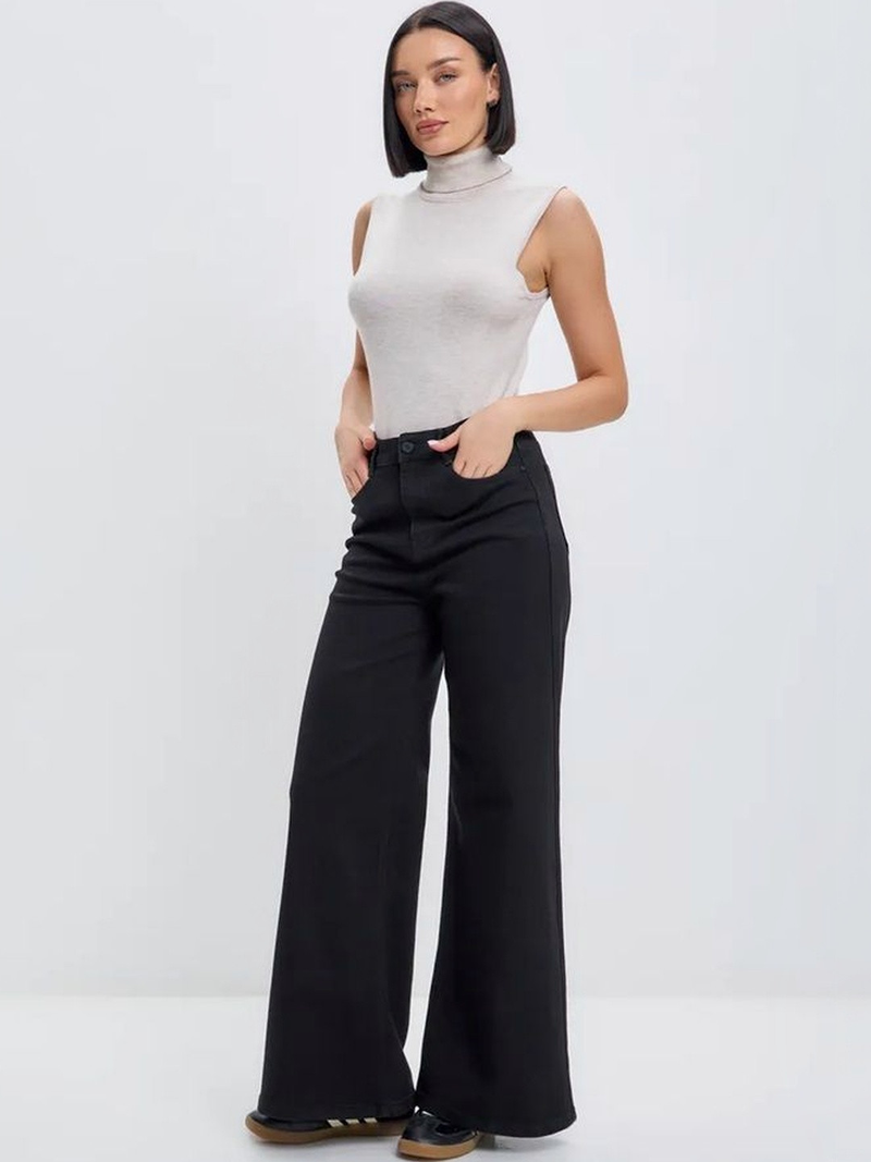 Women's black wide leg high-rise stretchable jeans.