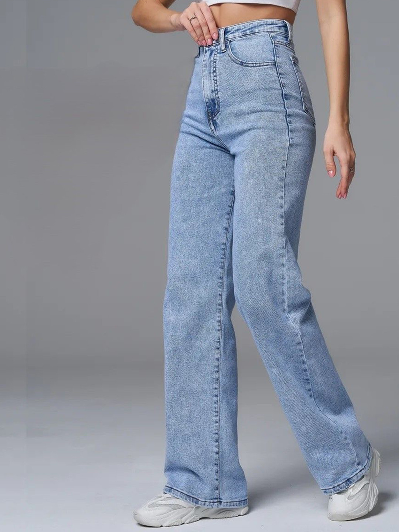 Women’s light blue wide leg high-rise stretchable jeans.