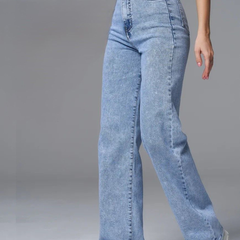 Women’s light blue wide leg high-rise stretchable jeans.