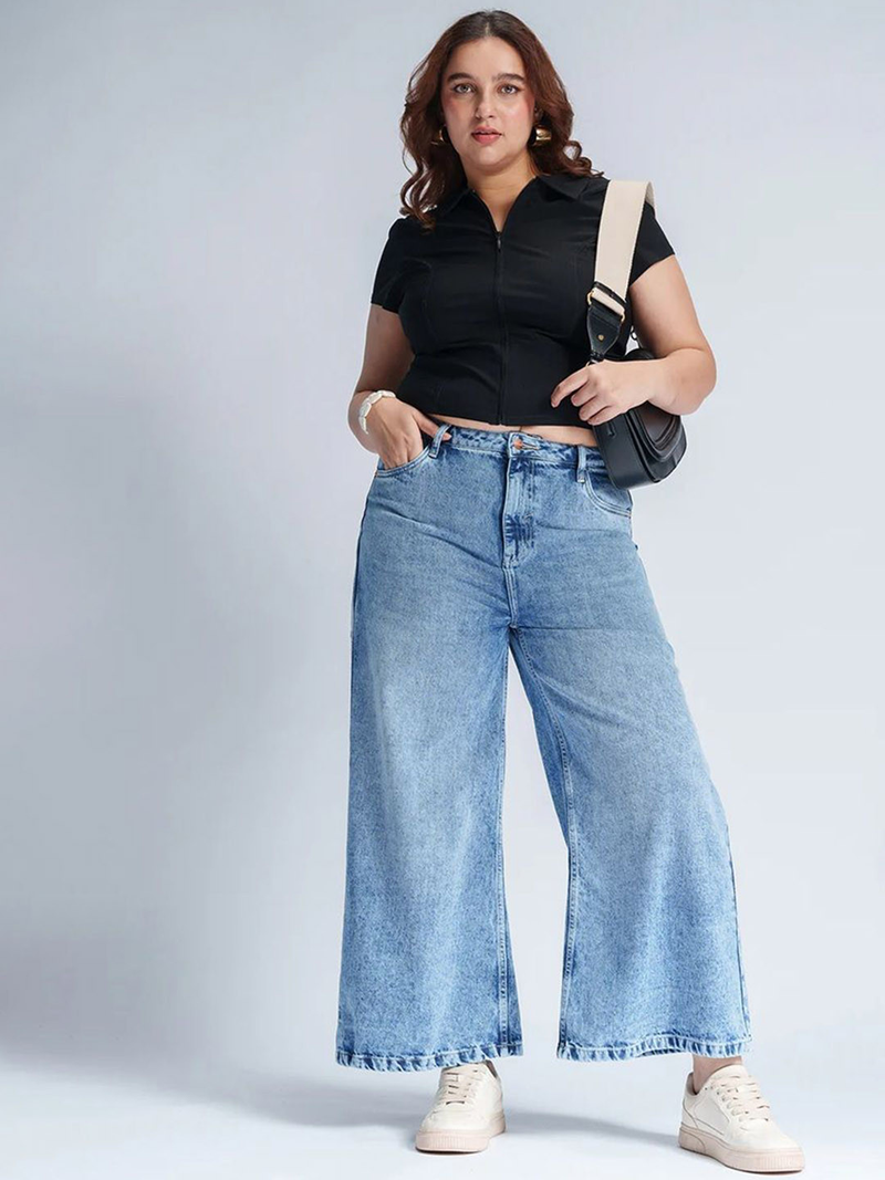 Womens light blue colour starightfit jeans