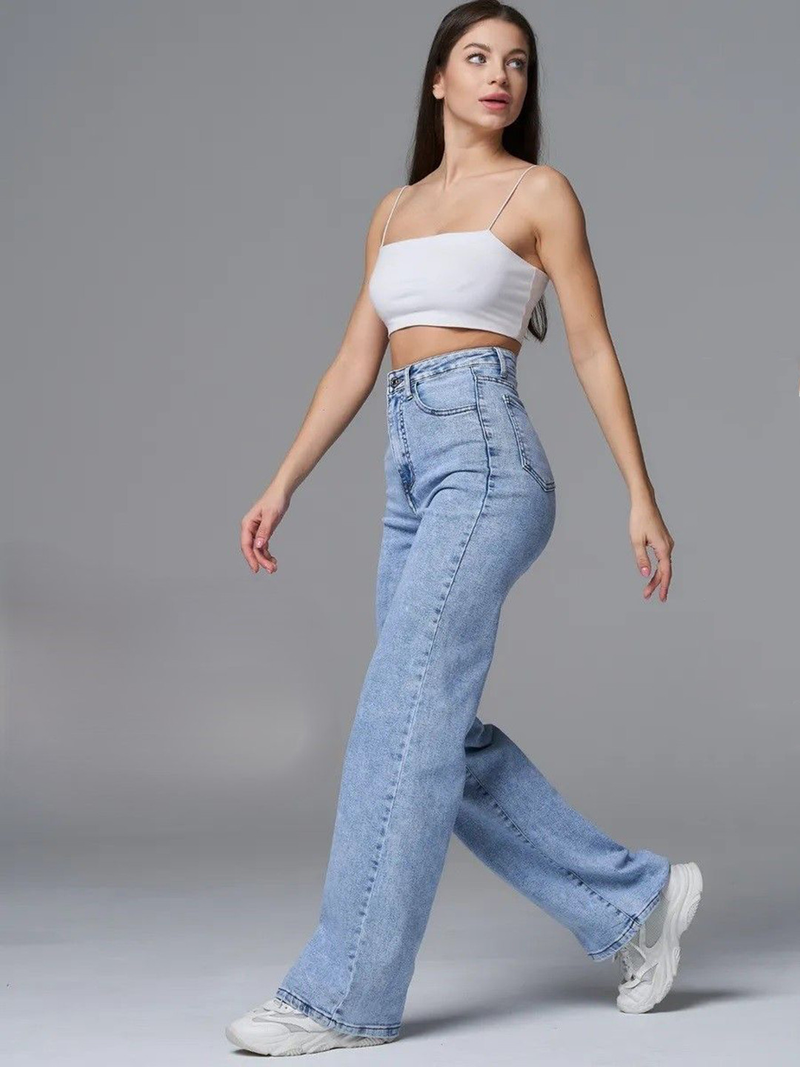 Women’s light blue wide leg high-rise stretchable jeans.