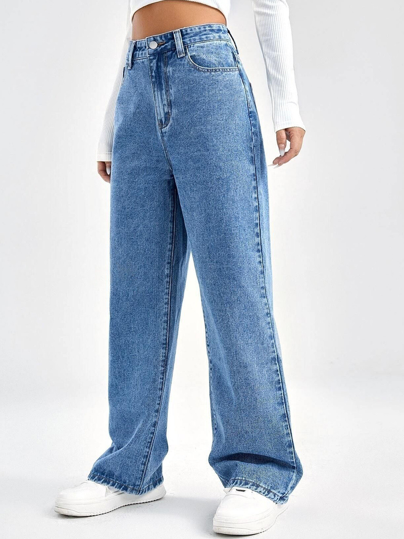 Women's light blue high-rise stretchable baggy jeans.