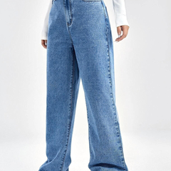 Women's light blue high-rise stretchable baggy jeans.