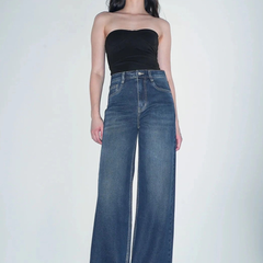 Women's green wide leg high-rise stretchable jeans.