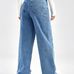Women's light blue high-rise stretchable baggy jeans.