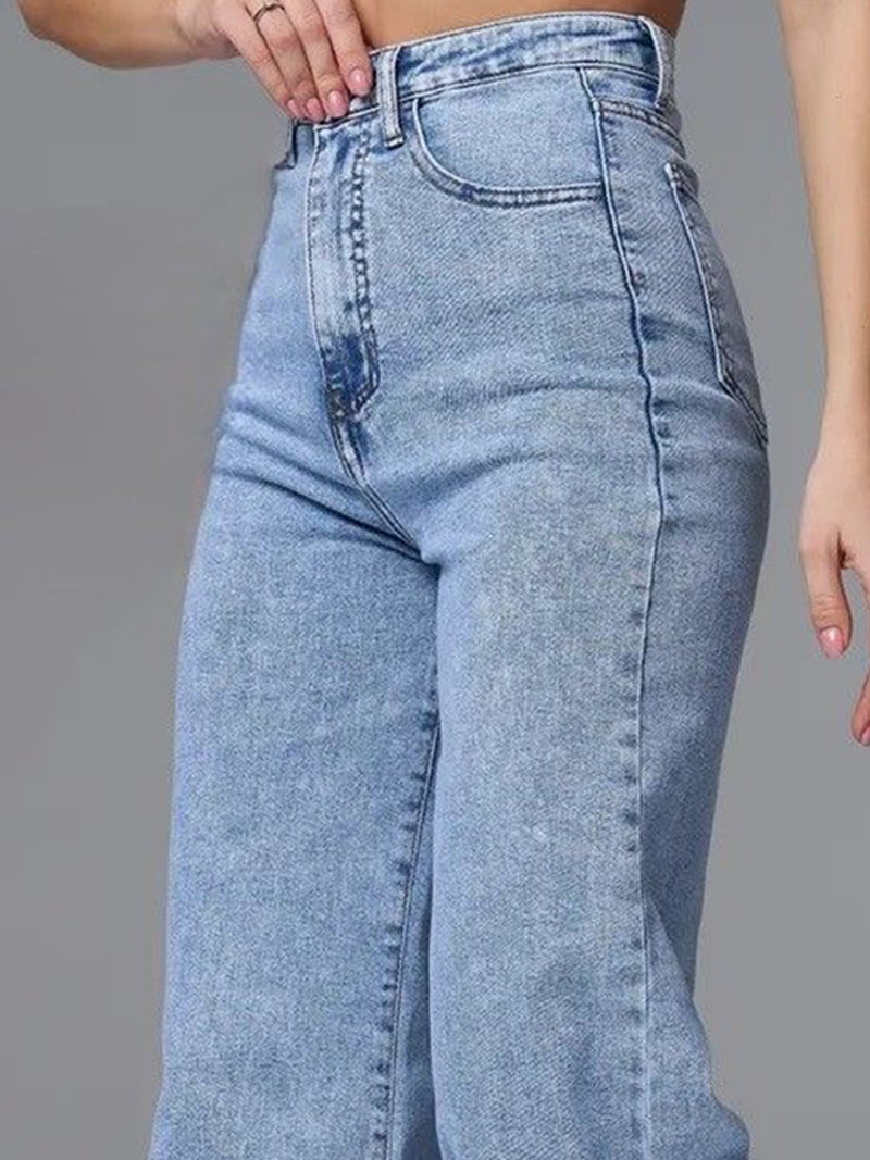 Women’s light blue wide leg high-rise stretchable jeans.