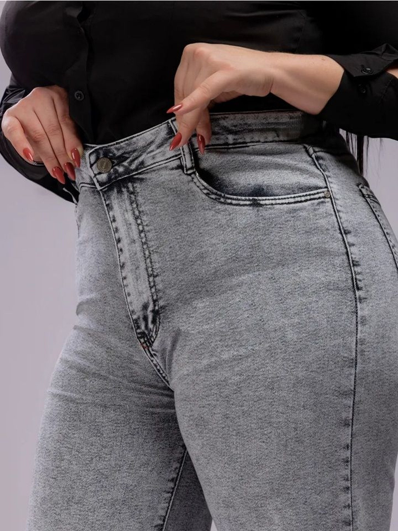 Women's Regular Fit High-Rise Light Fade Stretchable Jeans