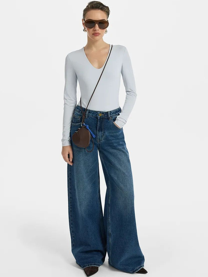 Women's blue high-rise stretchable jeans with light fade