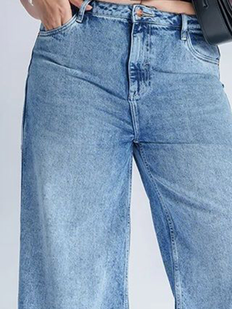 Womens light blue colour starightfit jeans
