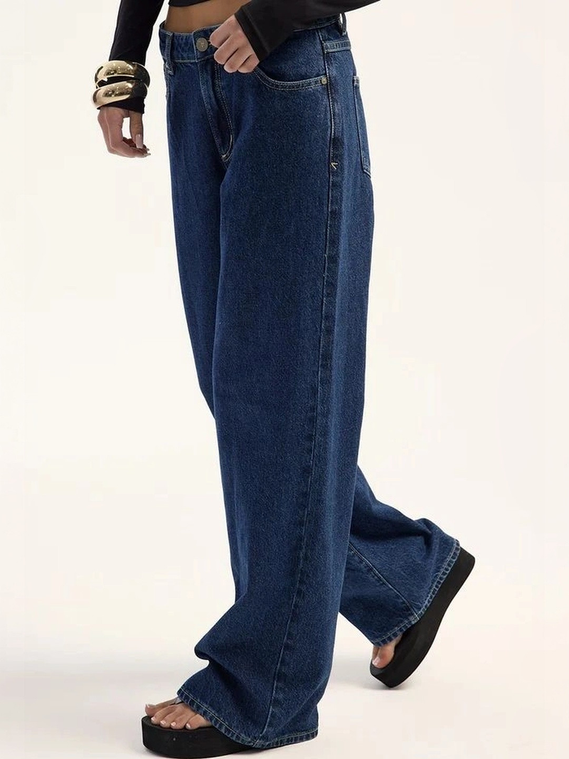 Women's dark blue wide leg high-rise stretchable jeans.