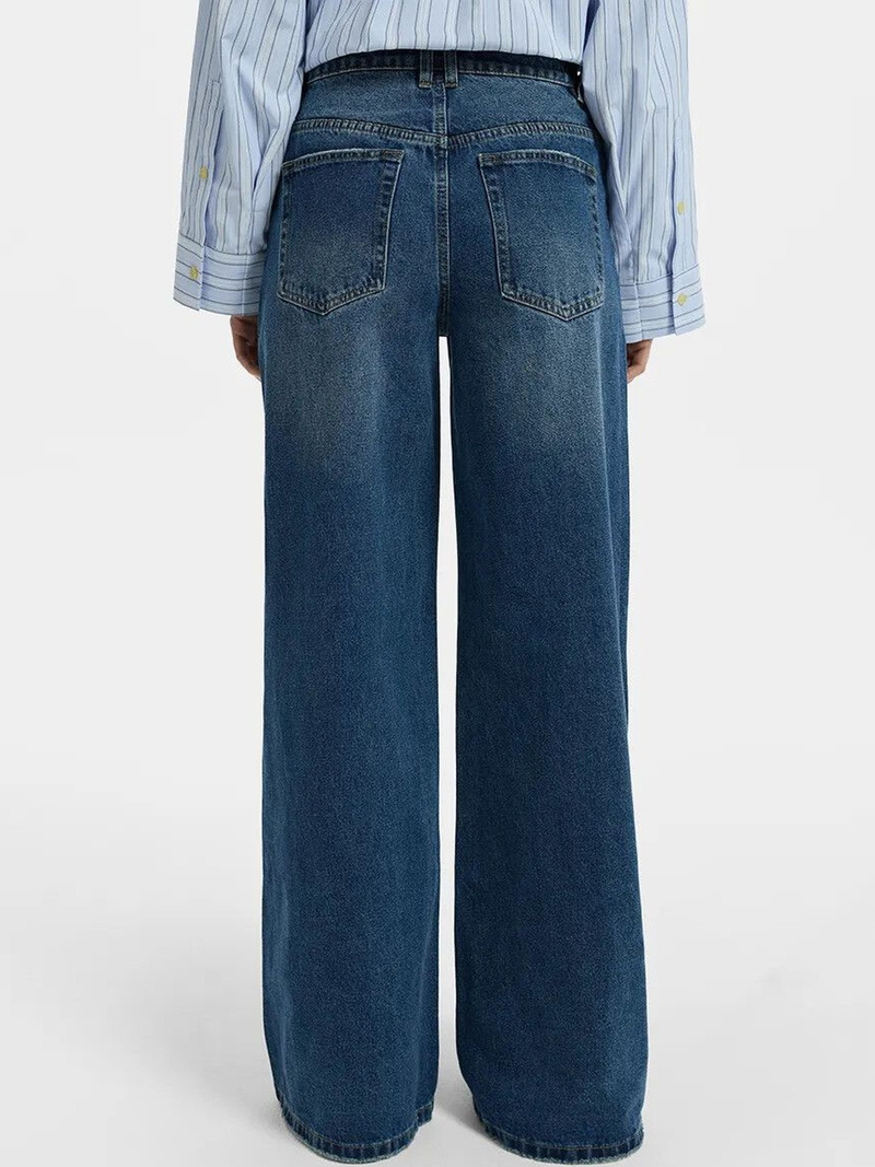 Women's blue high-rise stretchable jeans with light fade