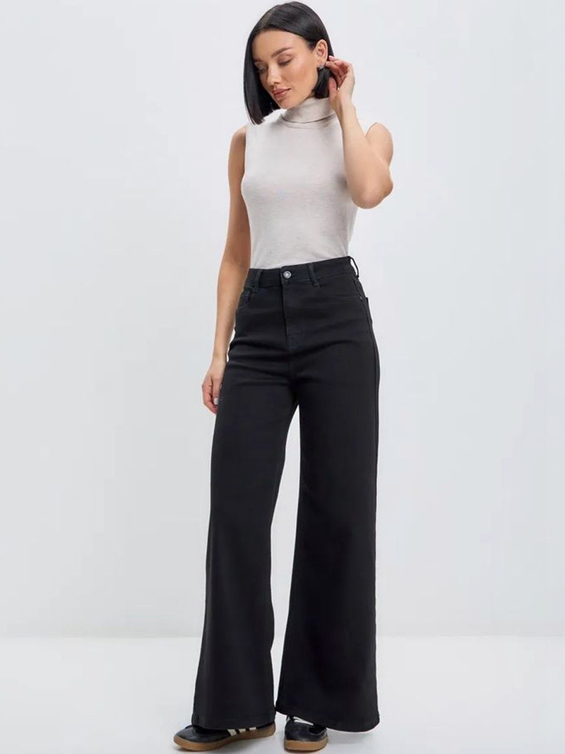 Women's black wide leg high-rise stretchable jeans.