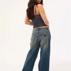 Women's brown loose high-rise stretchable straight fit jeans.