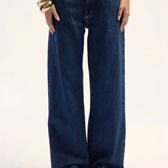 Women's dark blue wide leg high-rise stretchable jeans.